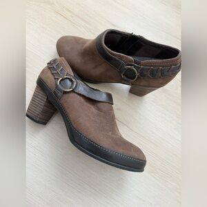 Clarks Leather Women's Shoes